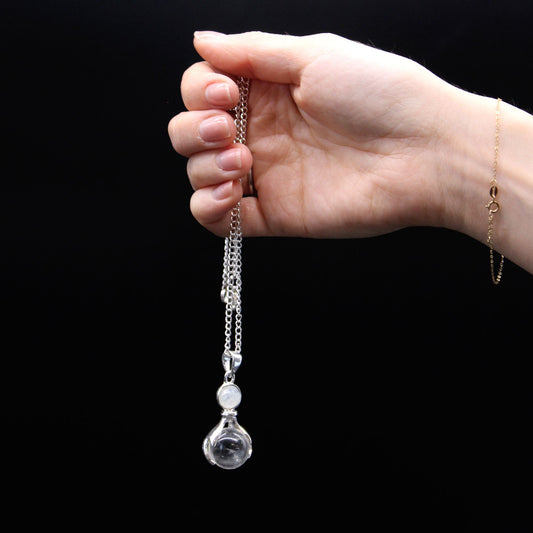 Colgante de Manos Curativas de Piedras Preciosas - Cuarzo de Roca