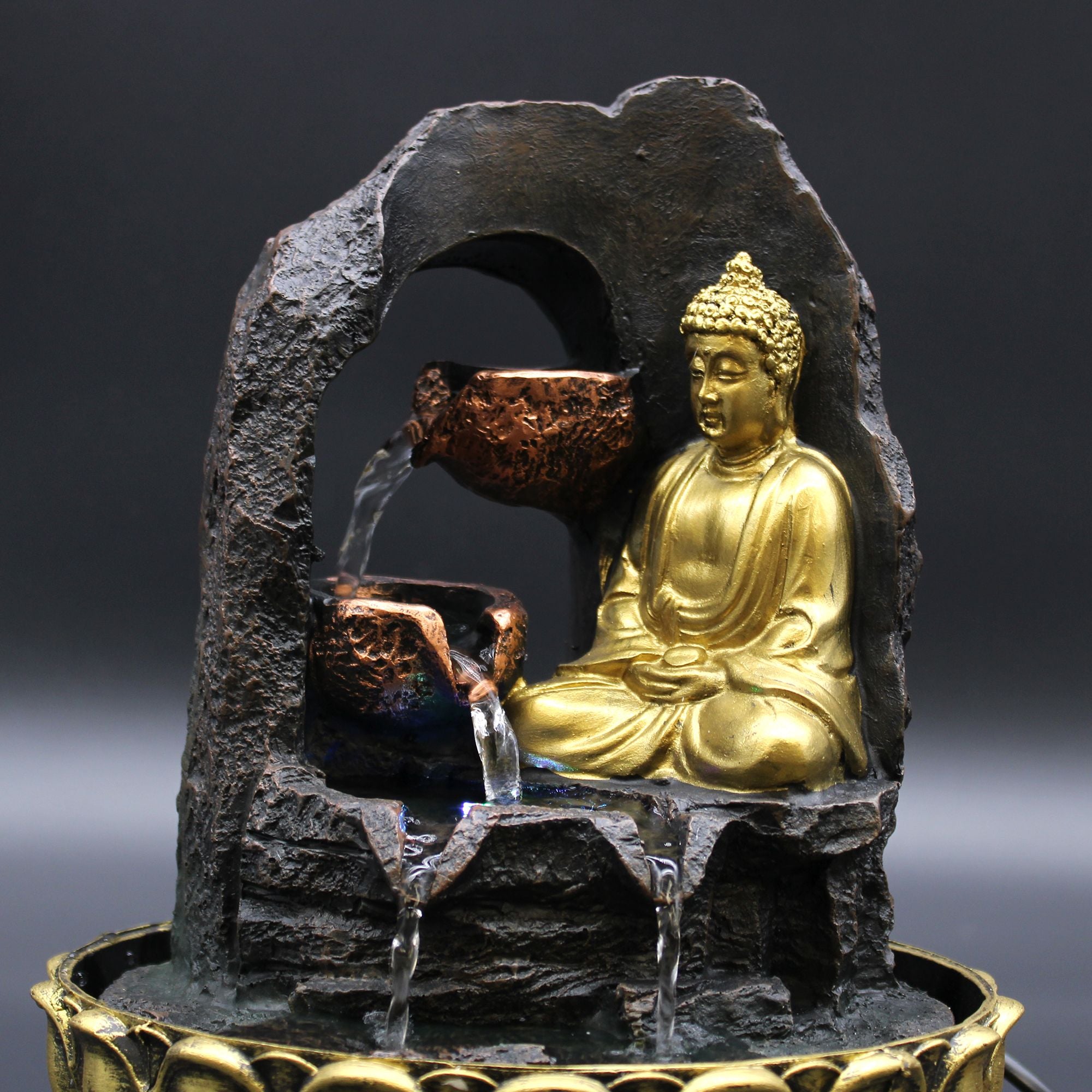 Fuente de agua de sobremesa - 30 cm - Buda dorado meditando