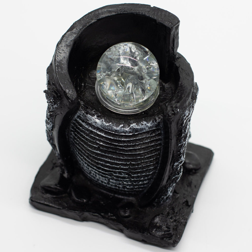 Fuente decorativa de agua de mesa -15x13x20 cm - Recipiente de agua y bola de cristal